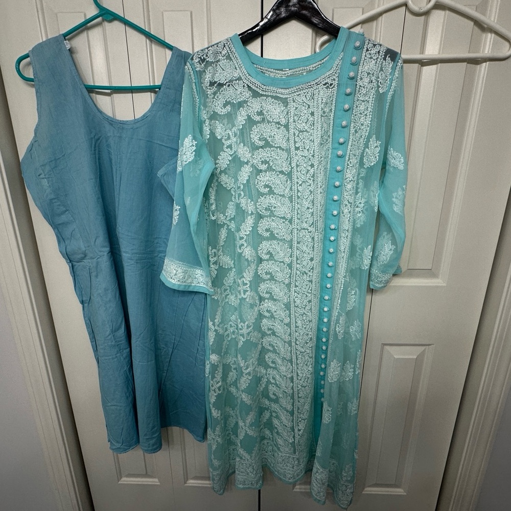 Sale‼️Aqua Chickenkari Kurta with Button Details and cotton lining in size 23”